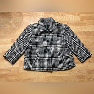 Ralph Lauren 75% wool Black/White houndstooth pattern woman’s short coat size 12